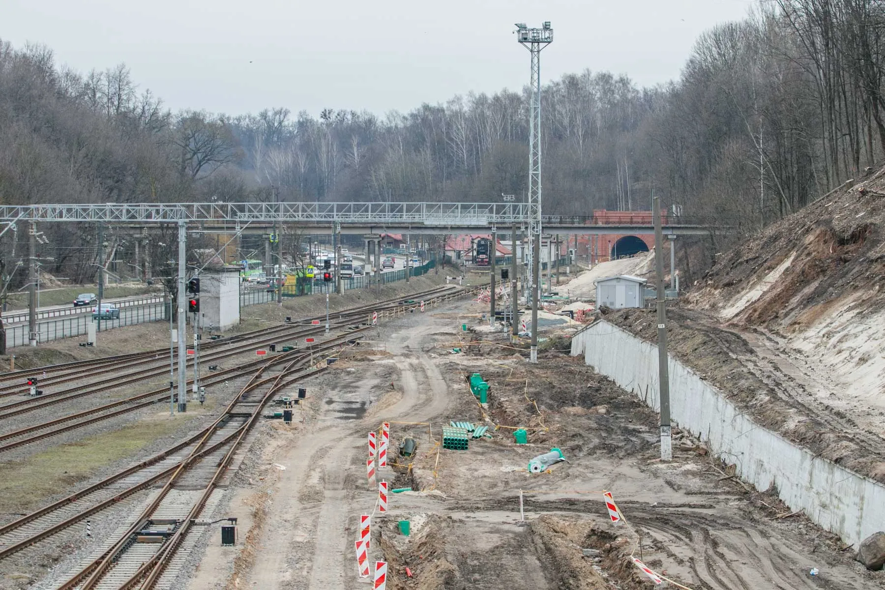 Darbai prie geležinkelio stoties