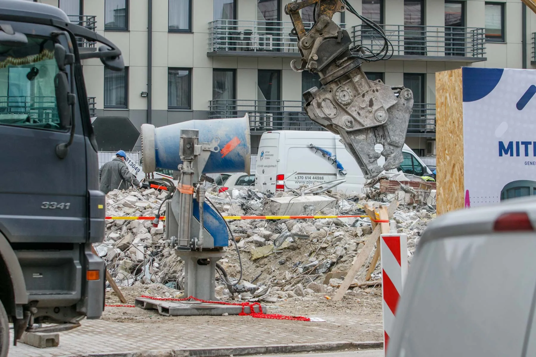 Nugriautas „Sostinės“ pastatas