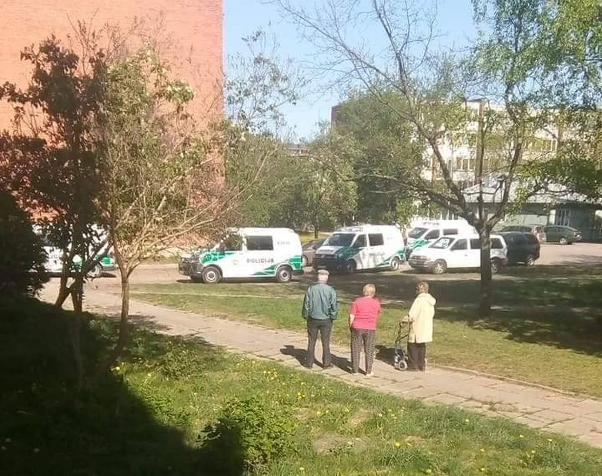 Tiriamas susišaudymas Partizanų gatvėje