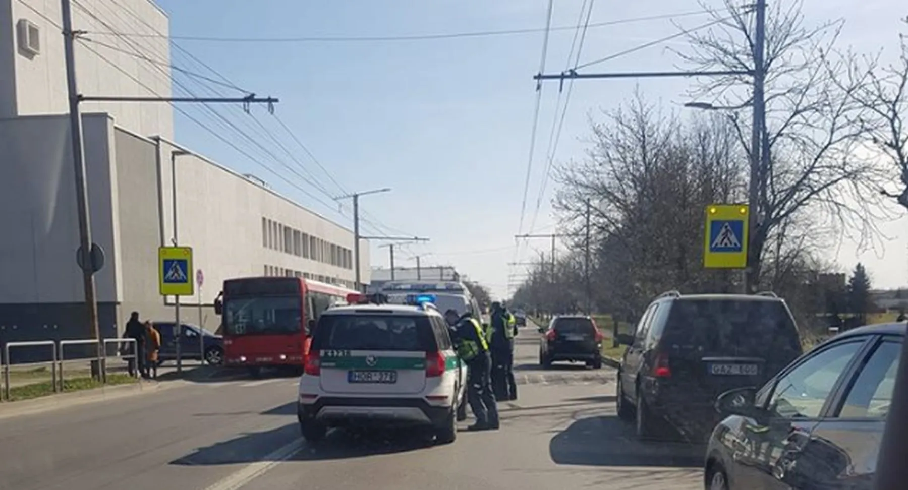 „Volvo“ partrenkė mergaitę