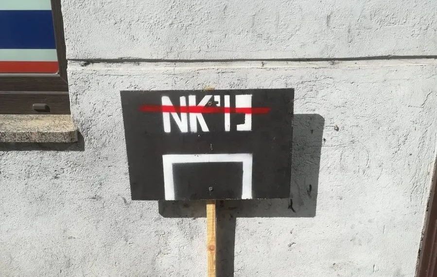 „Naktinio krepšinio“ reklama