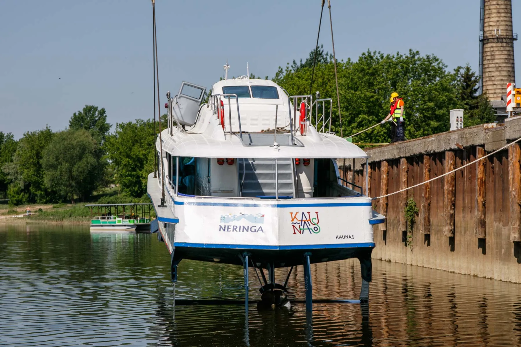 Kaune į Nemuną nuleistas laivas „Raketa“