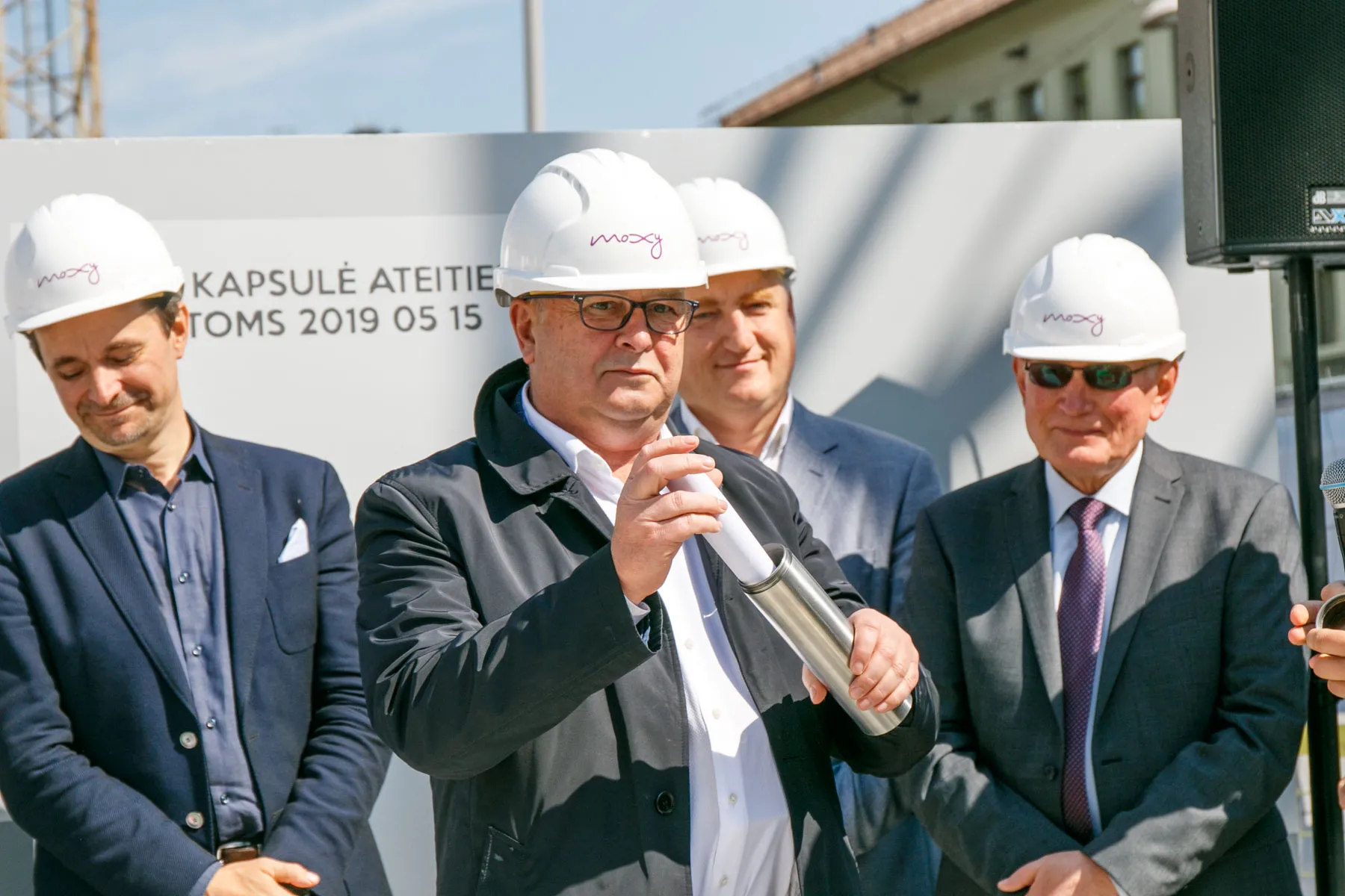 „Moxy“ viešbučio kapsulės įkasimas