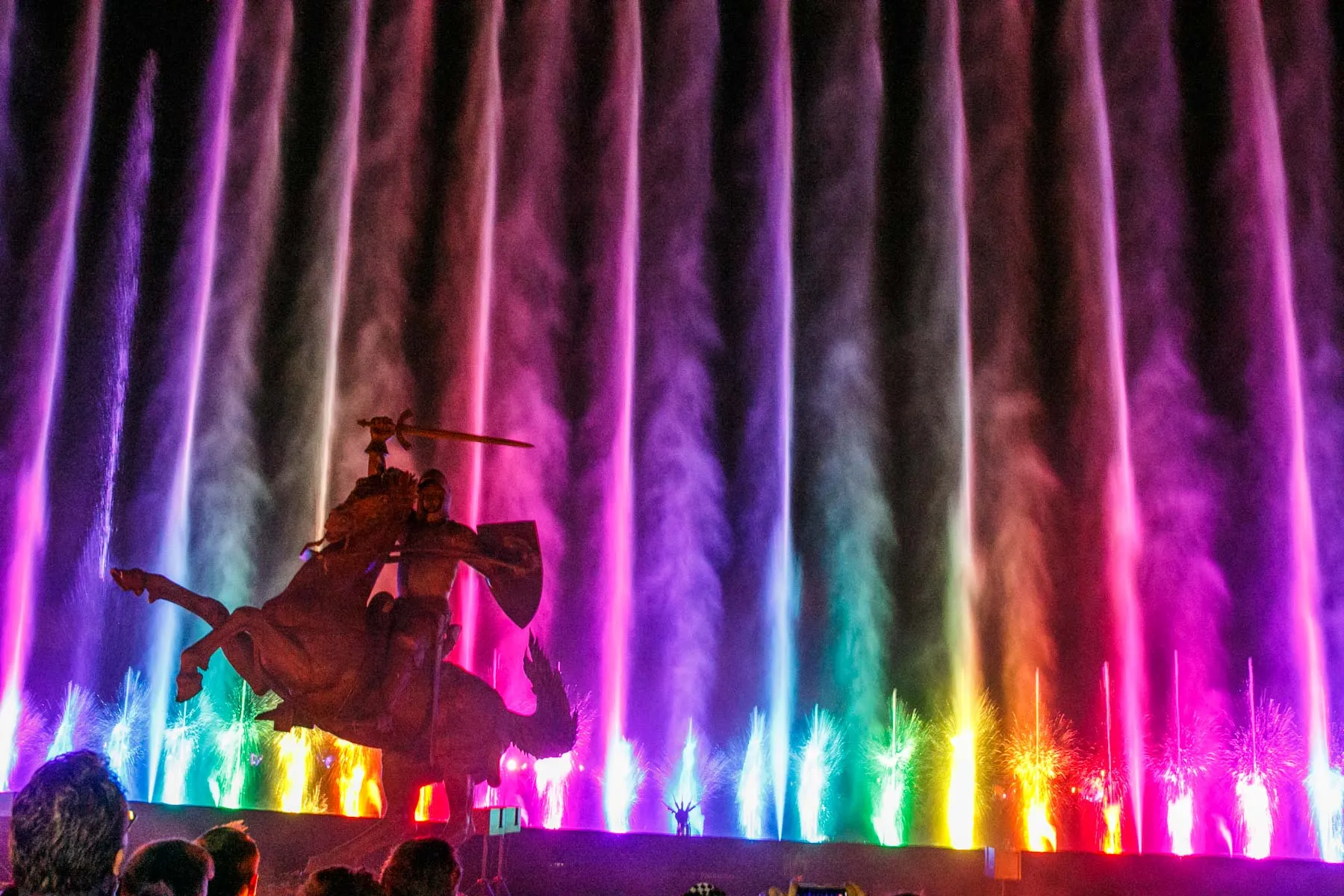 Šokantys Kauno gimtadienio fontanai prie „Laisvės kario“