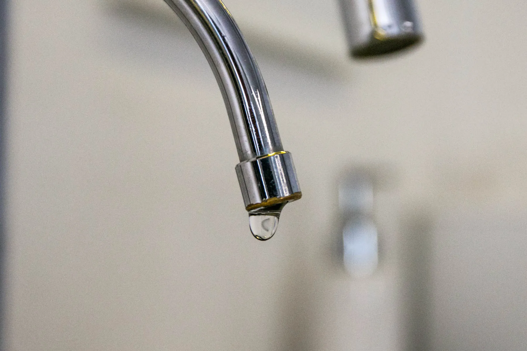 Vandens čiaupas, vandentiekis, vanduo