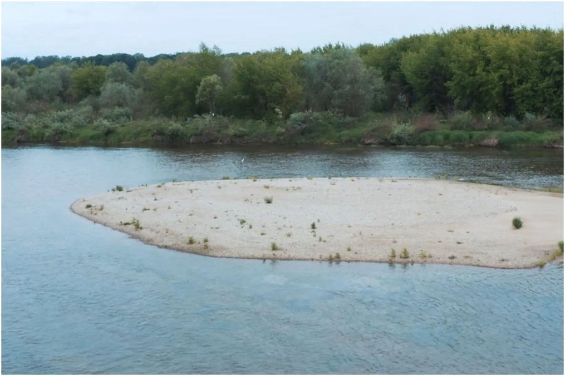 Nemune supilta smėlio sala