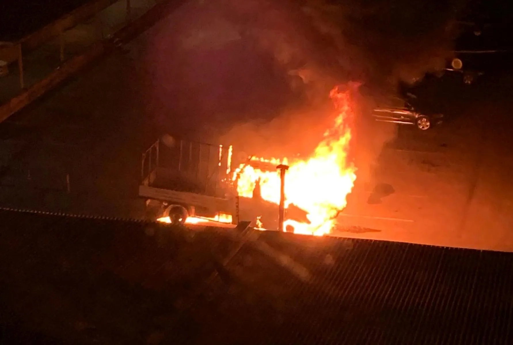 Degantis mikroautobusas