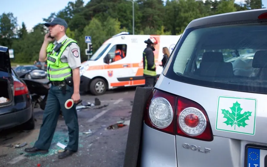 Trečdalį avarijų sukelia jauni vairuotojai
