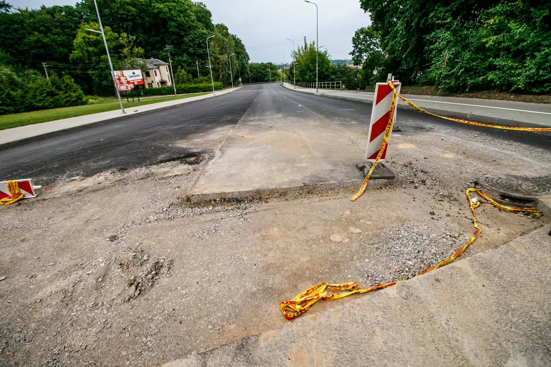 Išrausta Veiverių gatvės nuokalnė