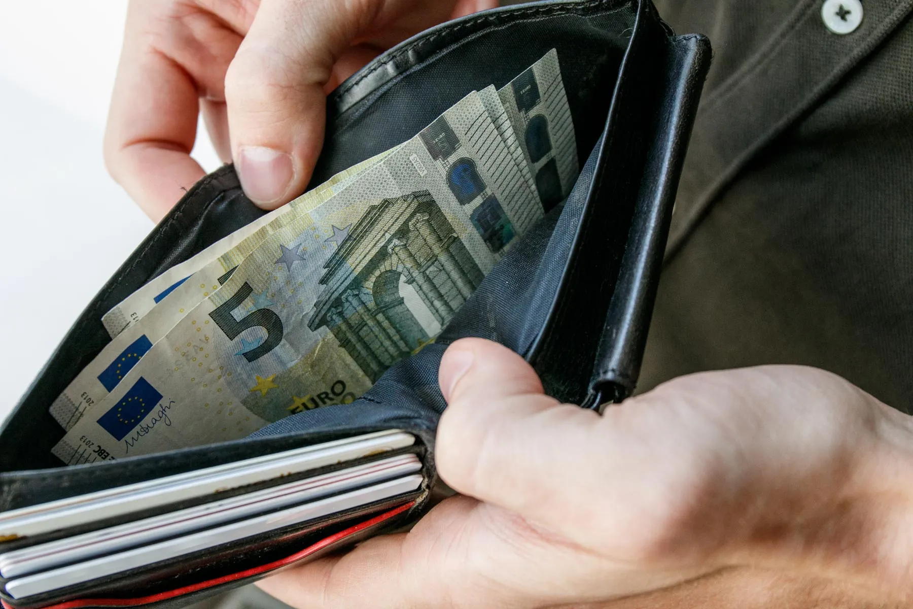 Pinigai, piniginė, eurai