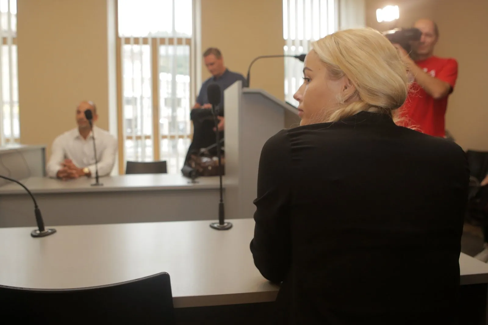 Rolandas-Alijevas ir Goda Alijeva teisme