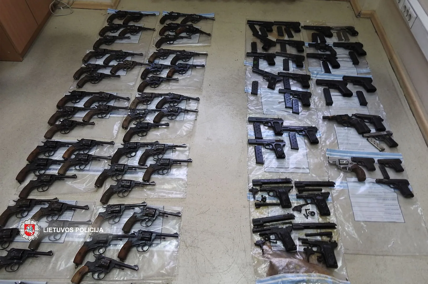 Policijos konfiskuoti ginklai