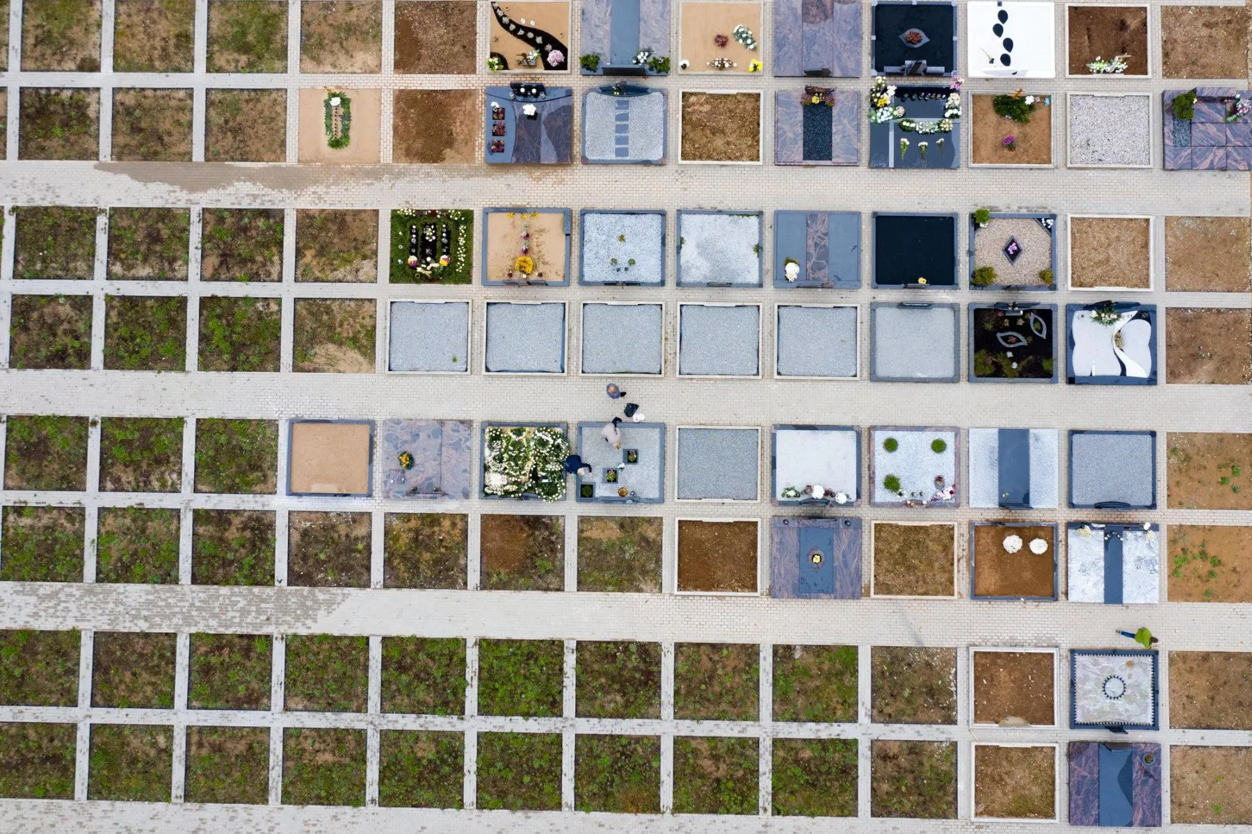 Kauno kapinės per Vėlines