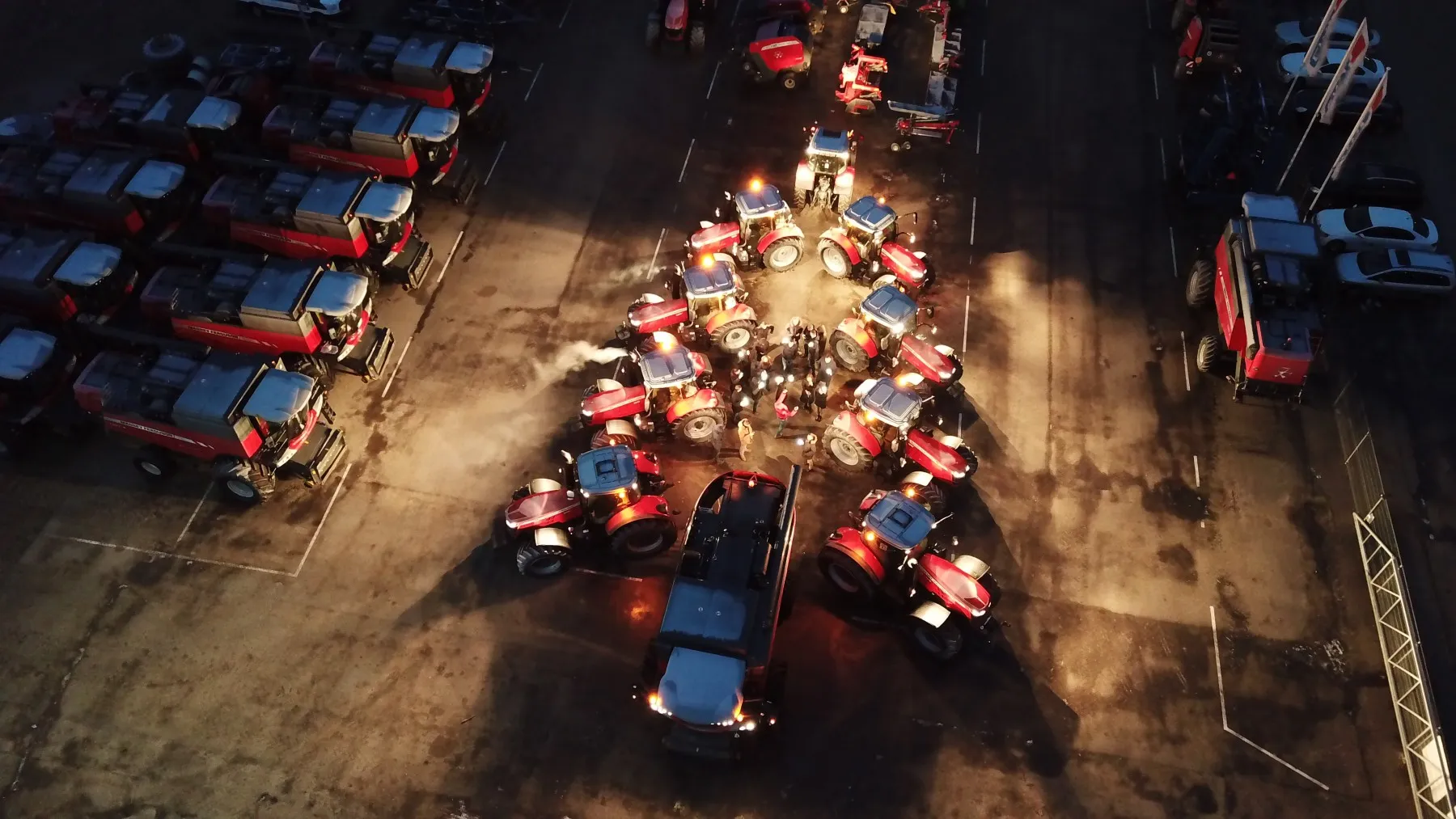 Eglutė iš traktorių