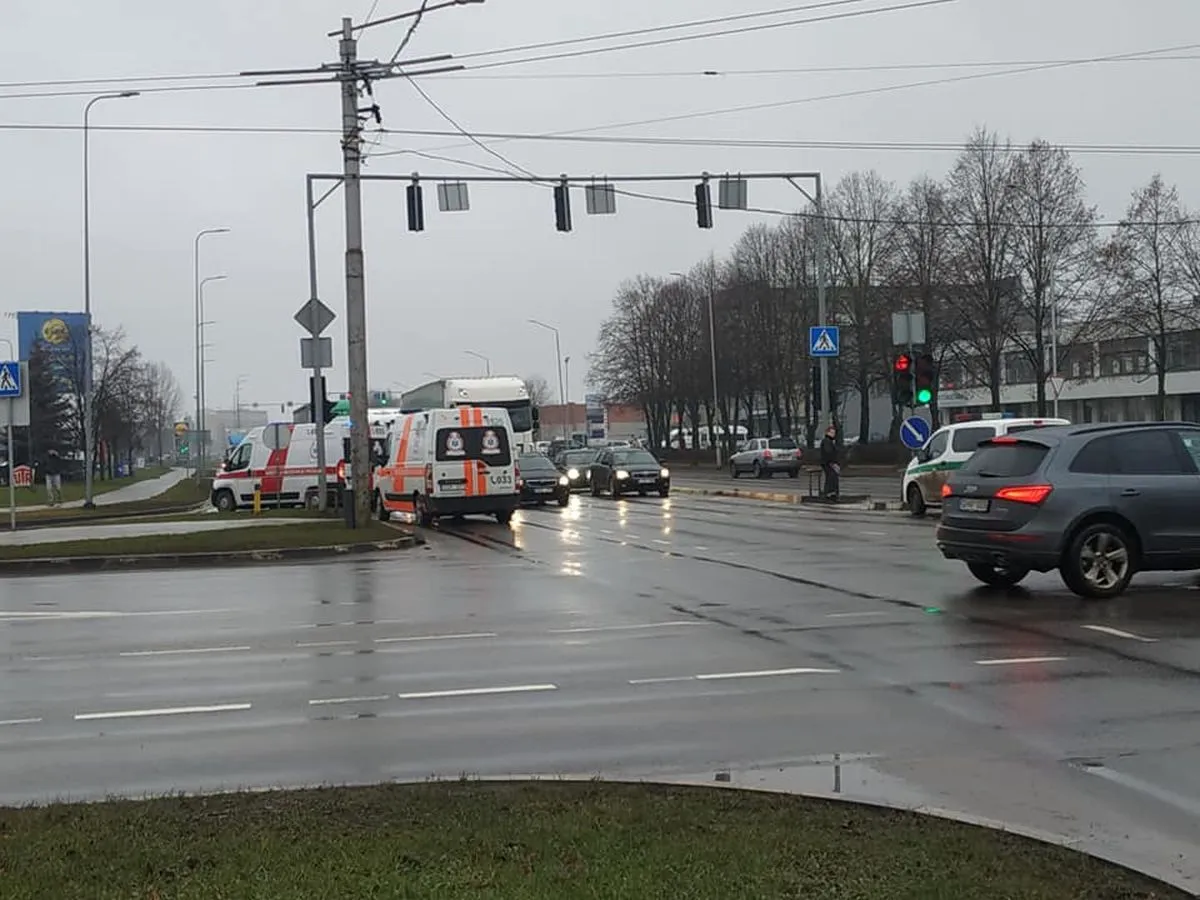 Greitosios pagalbos automobilio avarija Pramonės prospekte