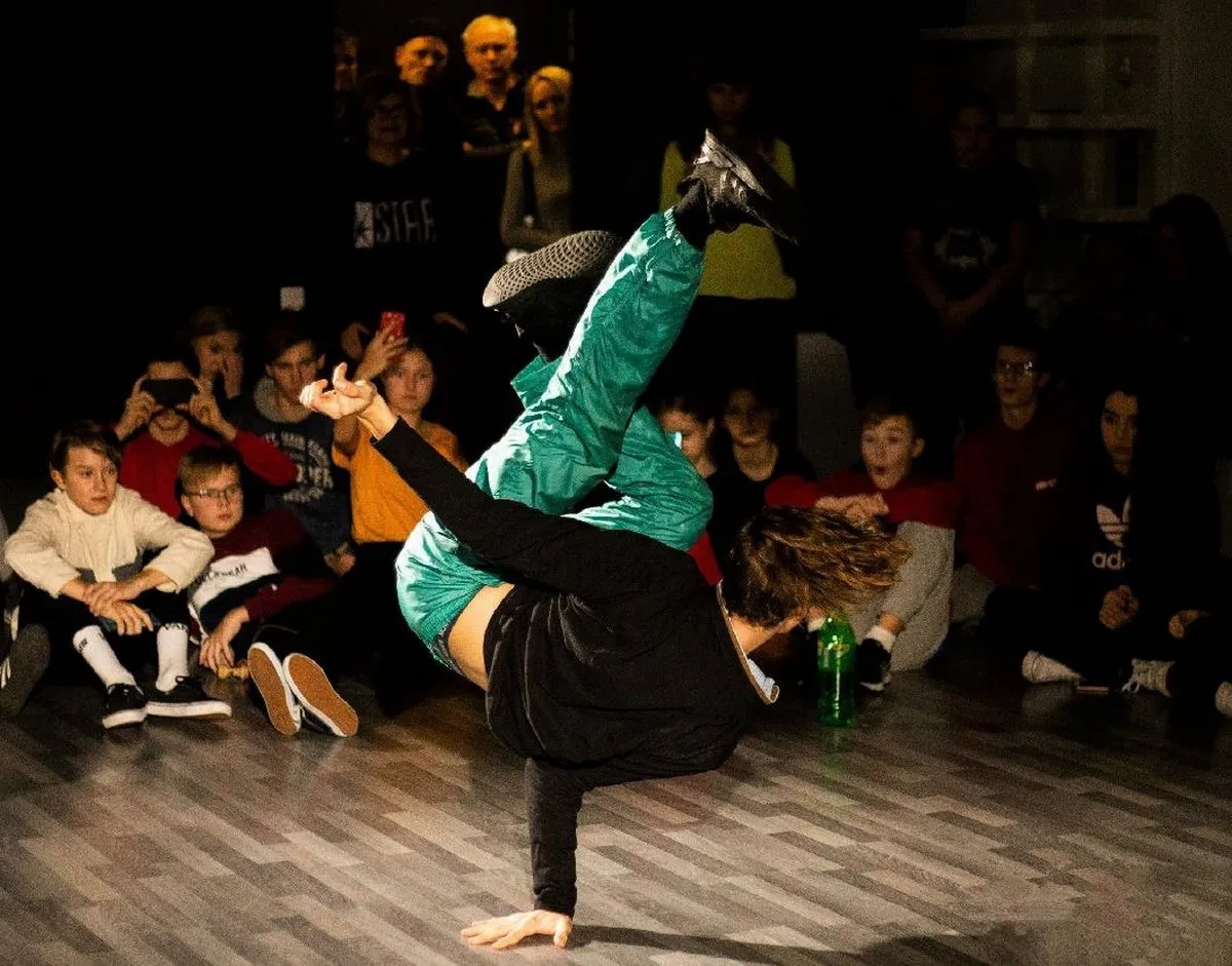 „Give Me a Break“, „Gamers“ šokių studija