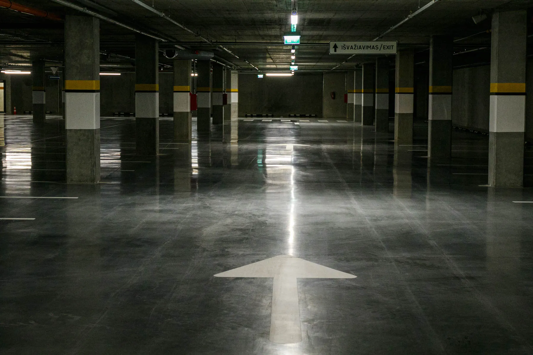 Požeminė automobilių stovėjimo aikštelė Vienybės aikštėje