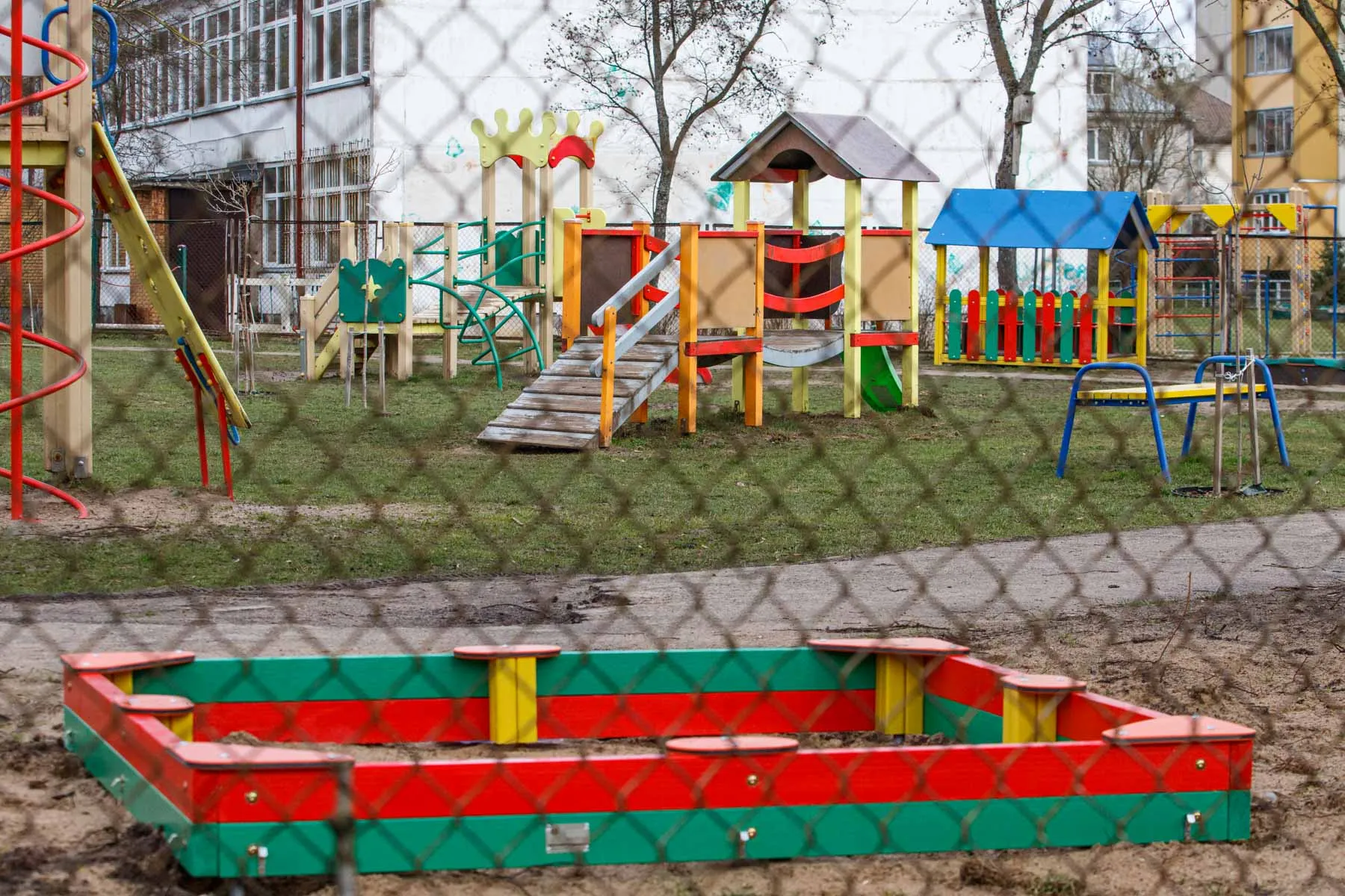 Uždarytos Kauno ugdymo įstaigos