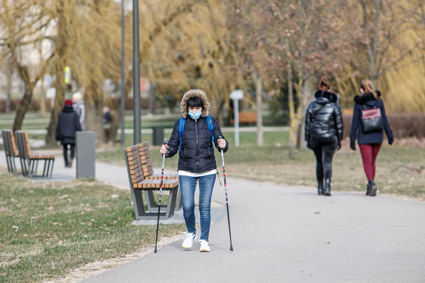 Respiratorius, veido kaukė, koronavirusas