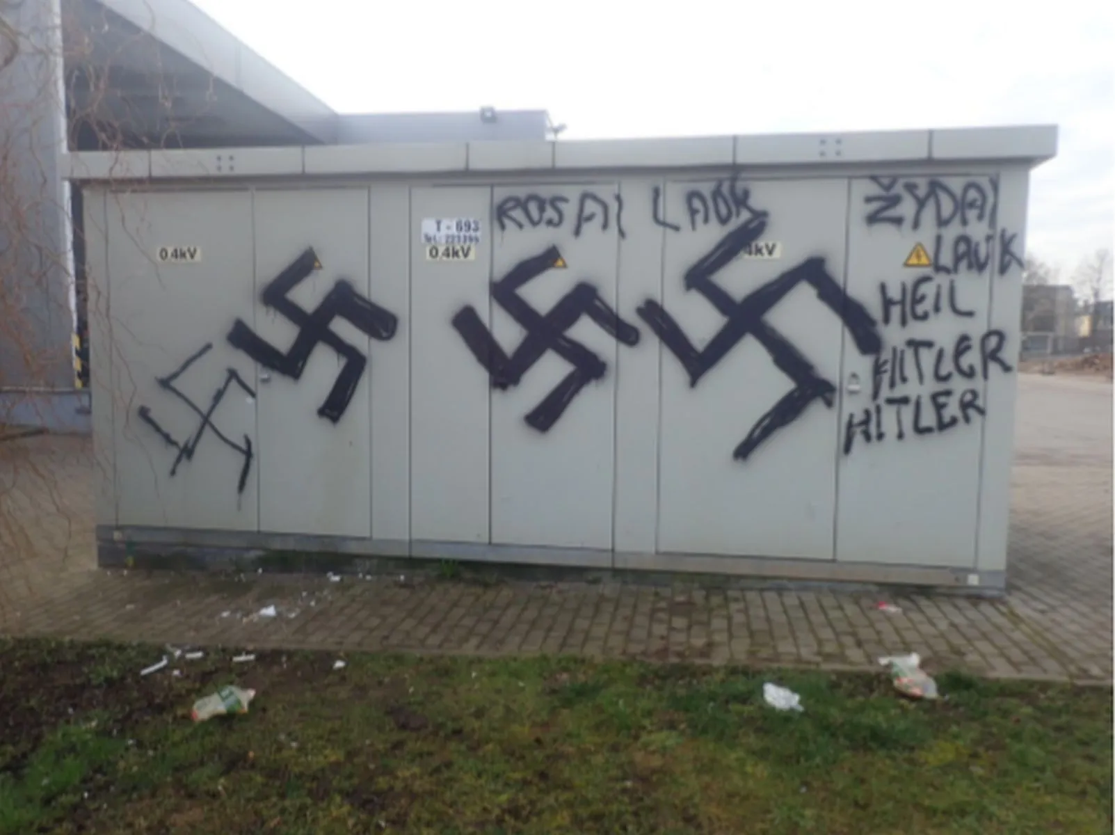 Svastikos ir sovietinės simbolikos Kaune