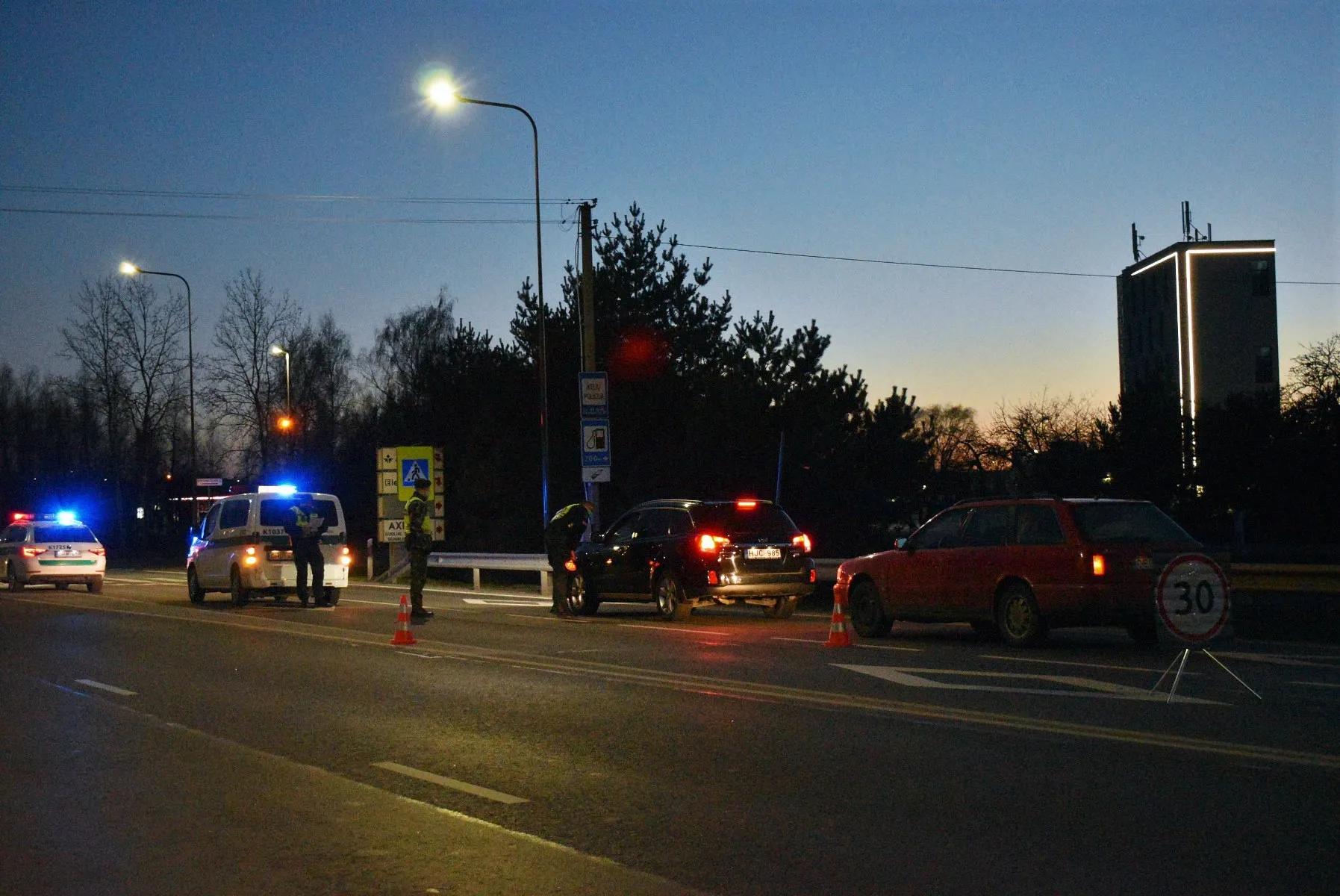 Policijos postas Ateities plente
