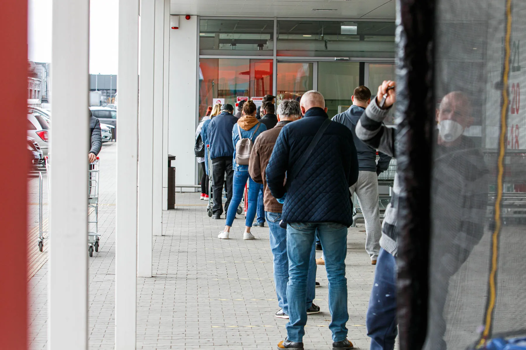 Senukai ir Depo atnaujino veiklas