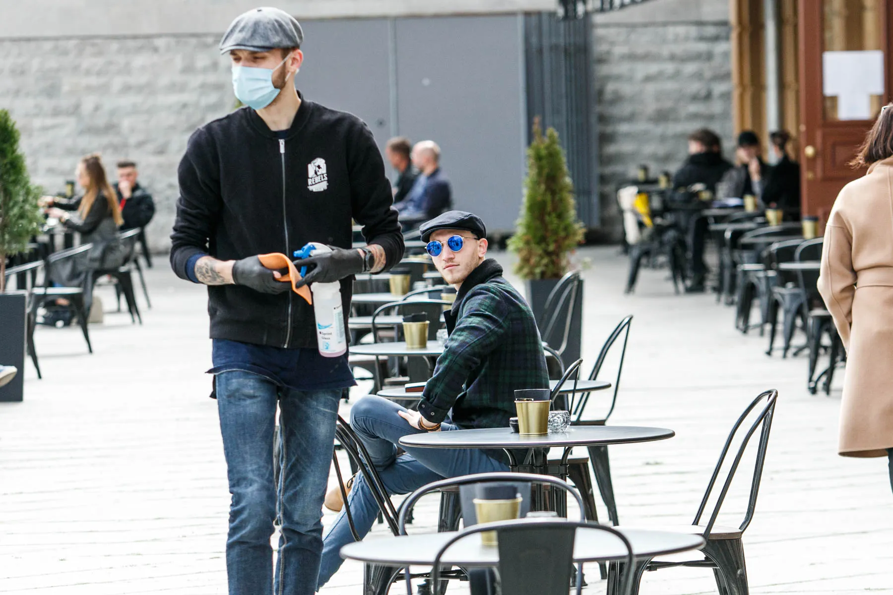 Atsidaro lauko kavinės po karantino sušvelninimo