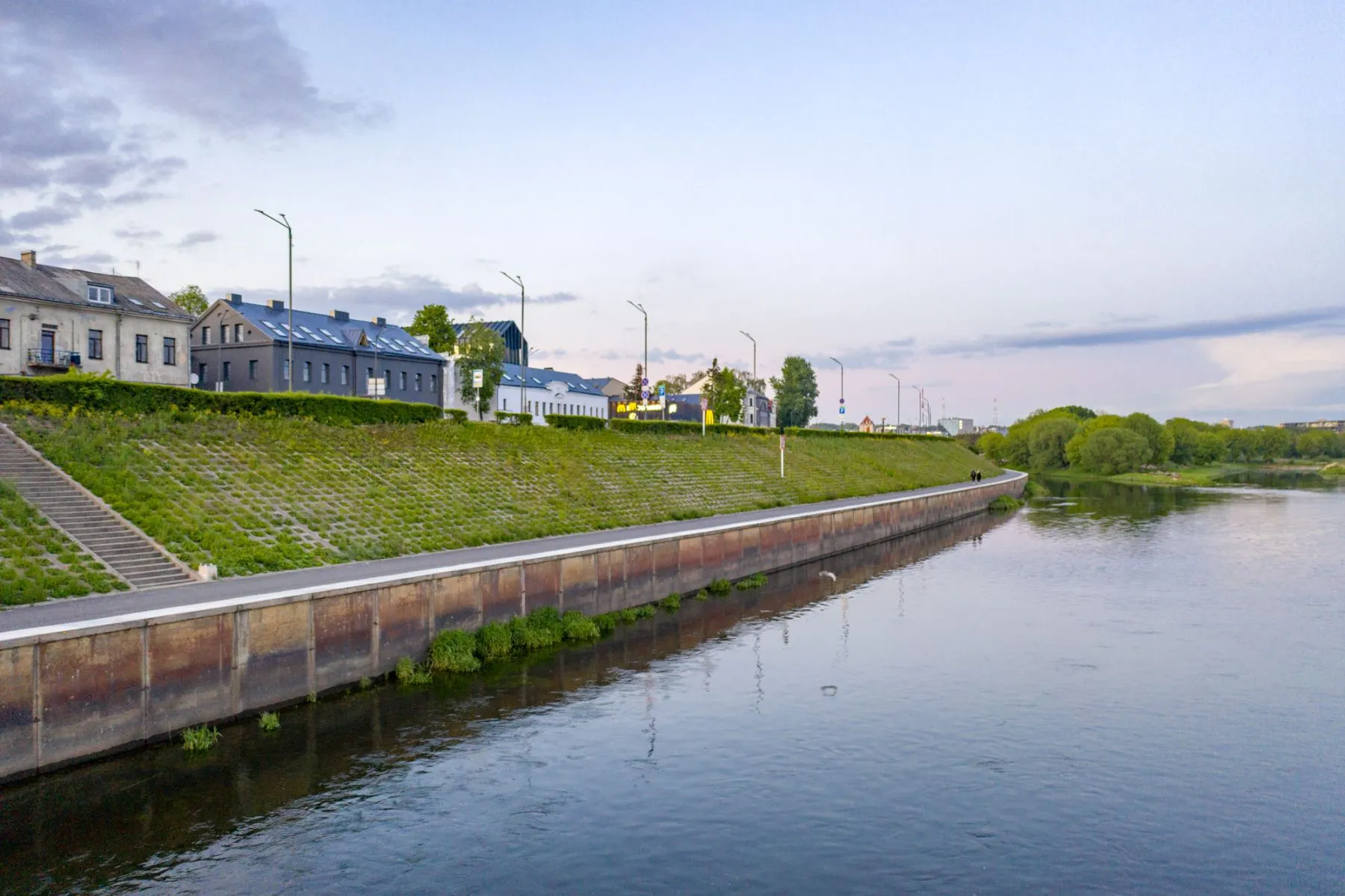 Nemuno krantinės takas be turėklų