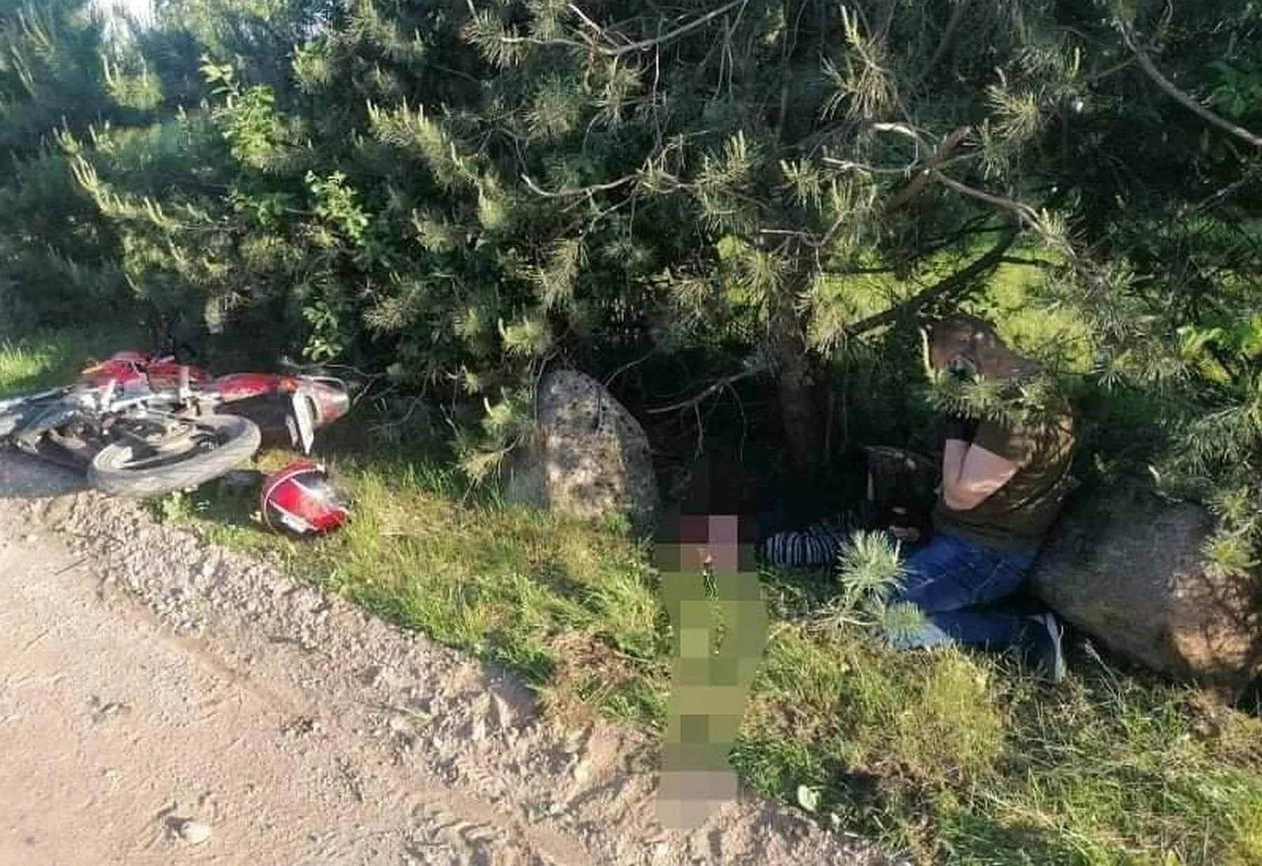 Neuniformuotas pareigūnas sukėlė avariją