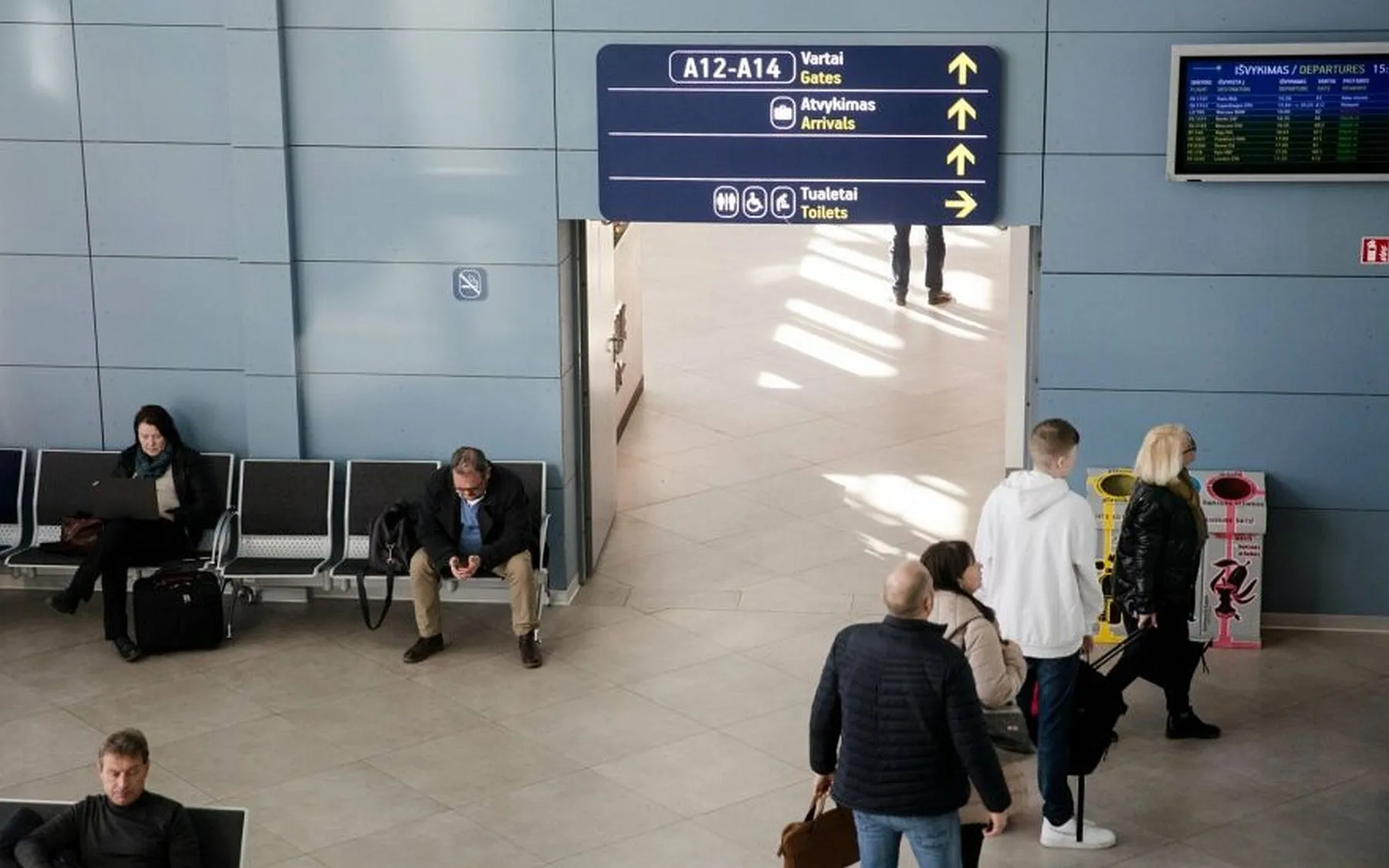 oro uostas, vartai išvykimas, atvykimas