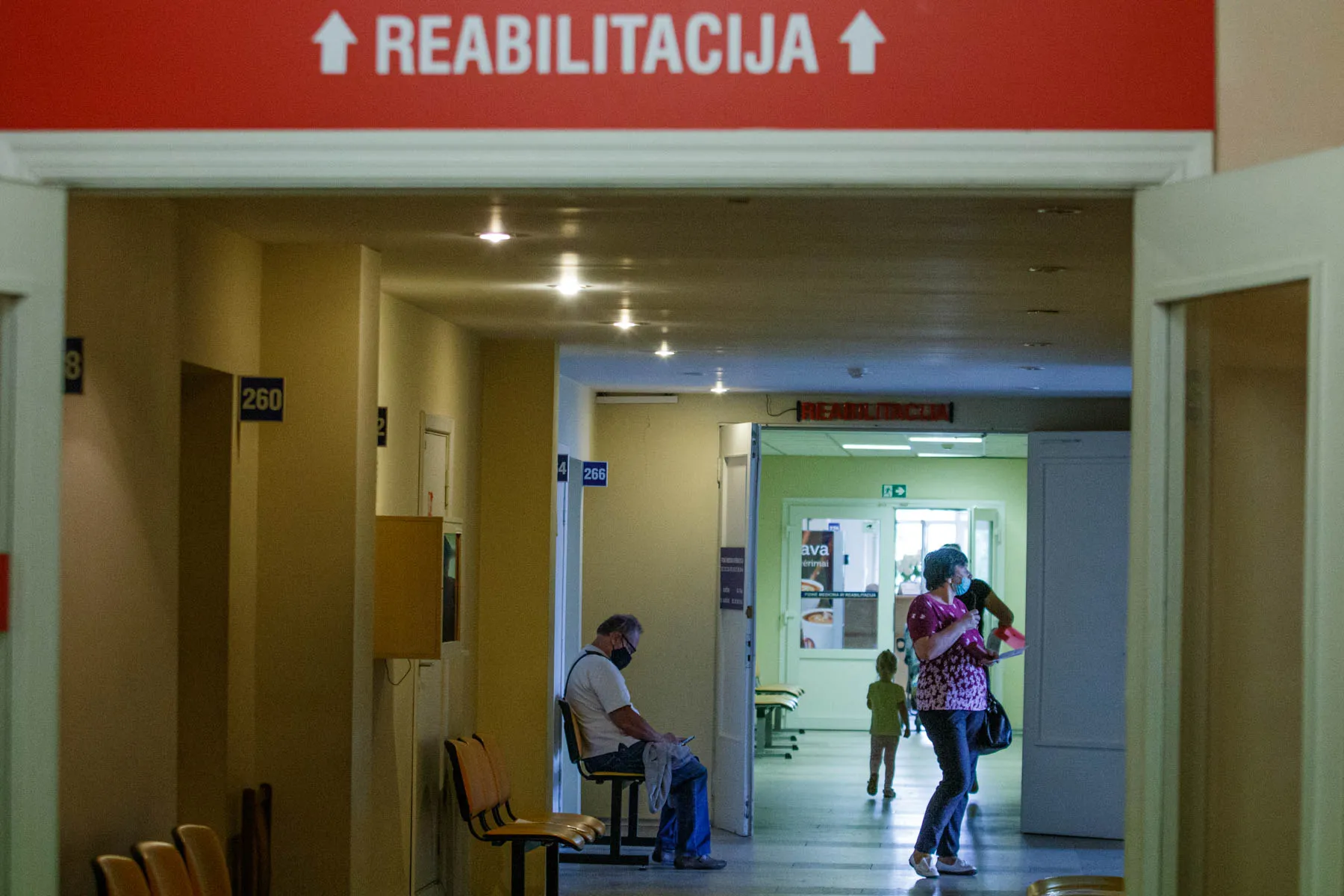 Veido kaukės, ligoninė, poliklinika