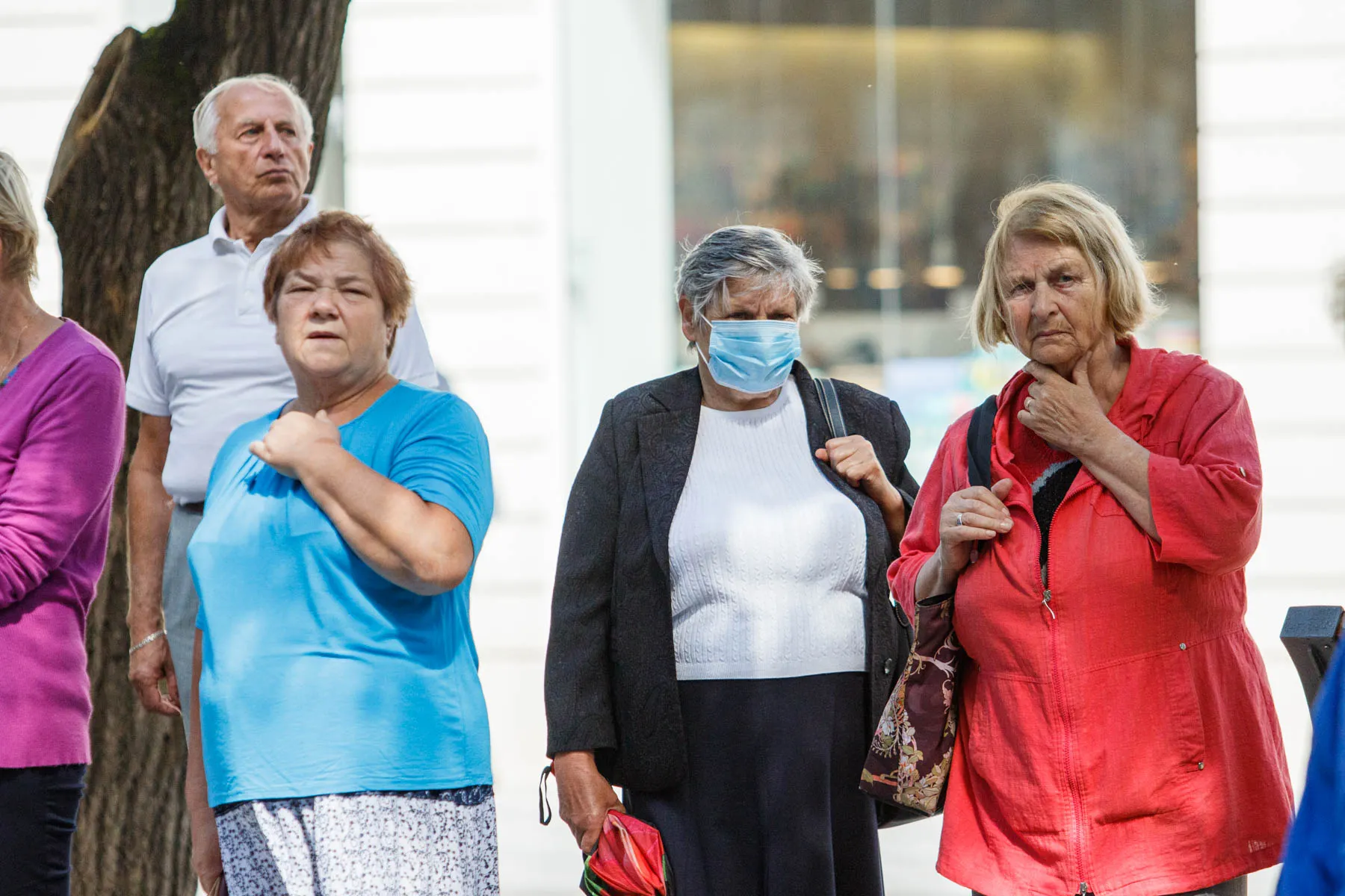 Kauniečiai jau dėvi veido kaukes