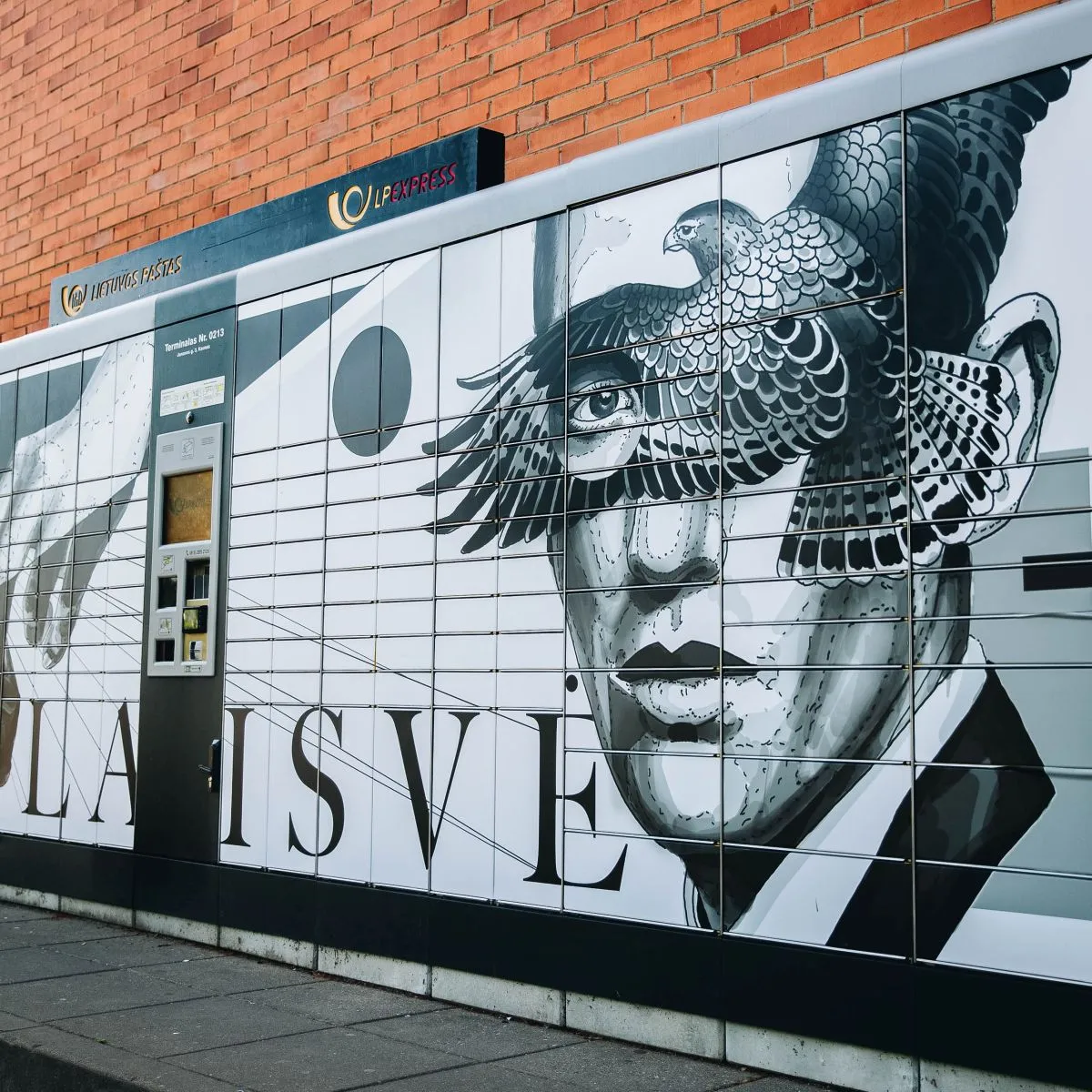 Menas ant LP EXPRESS terminalų Kaunas 1