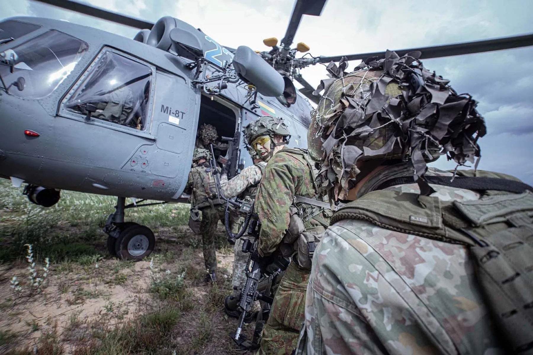 Karinės pratybos, kariai