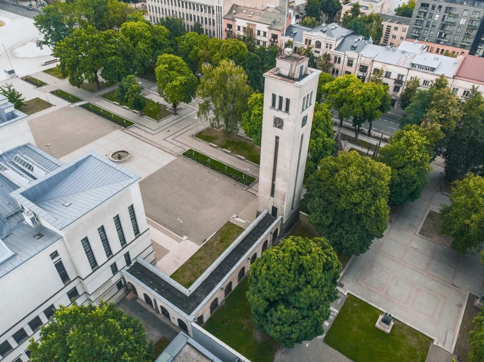 Pradedama Vytauto Didžiojo karo muziejaus bokšto ir arkados rekonstrukcija