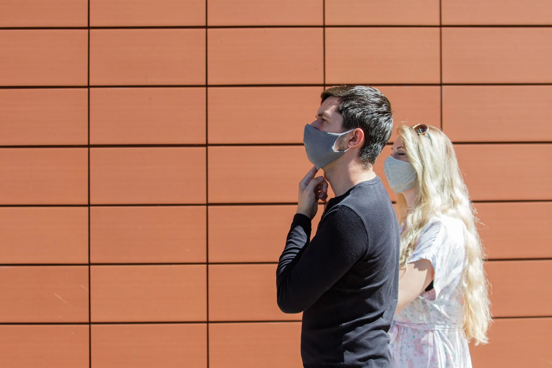 Kauniečiai su kaukėm