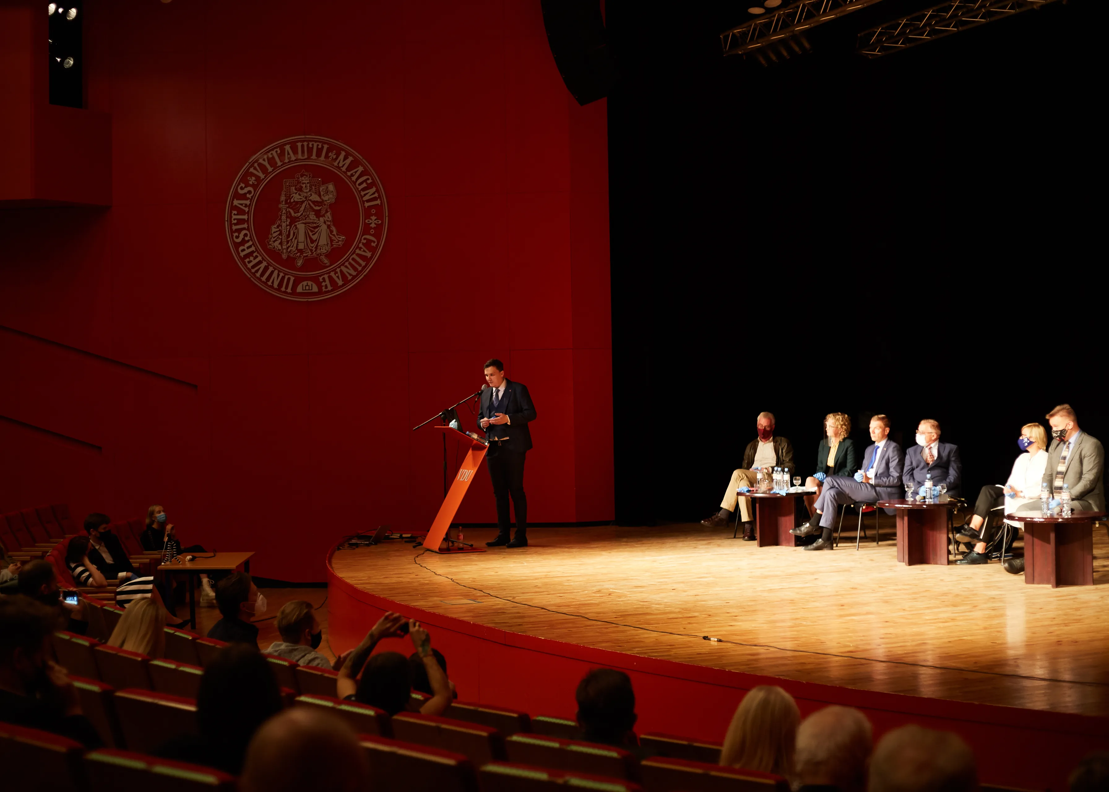 Akademinio politologų klubo debatai