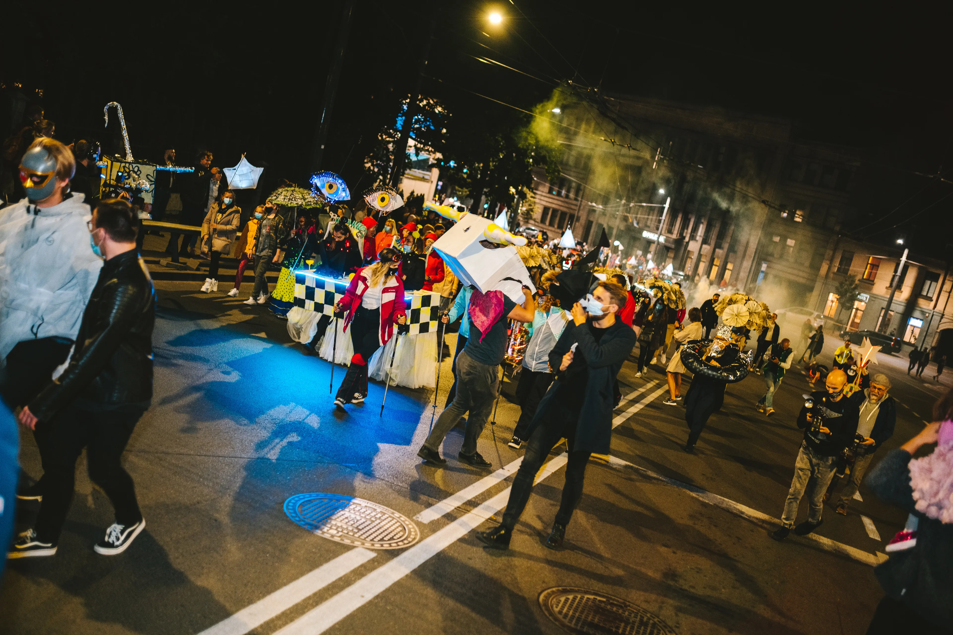 Fluxus festivalis, kopimas į kalną