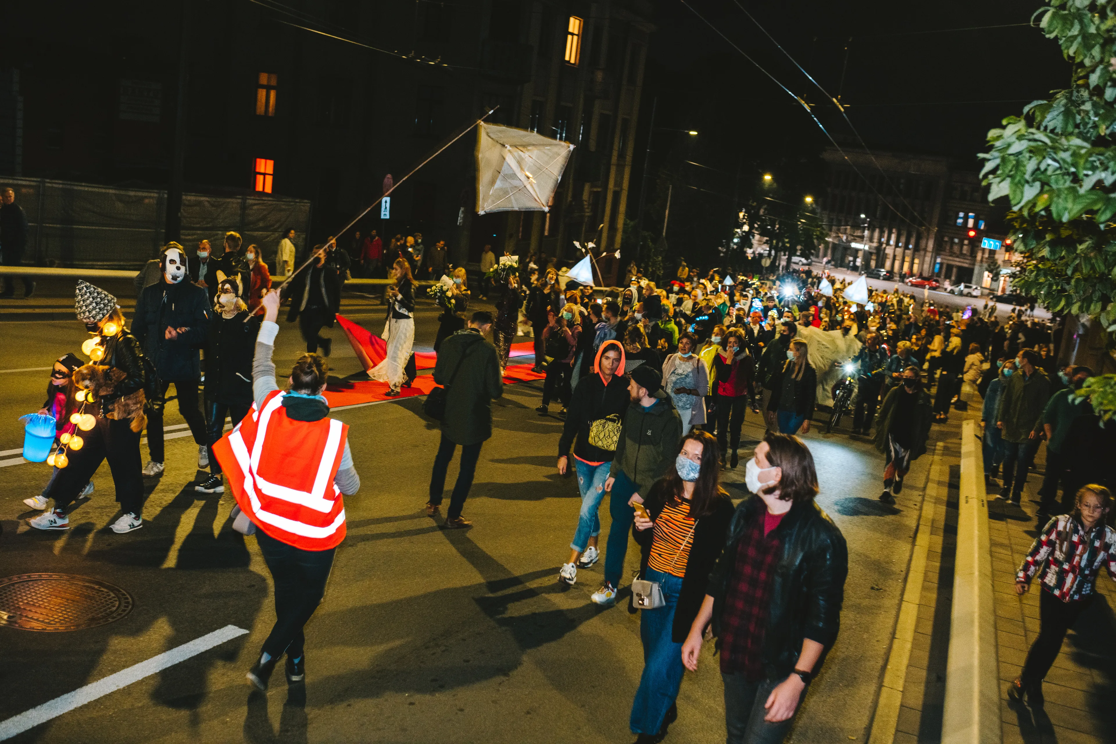 Fluxus festivalis, kopimas į kalną
