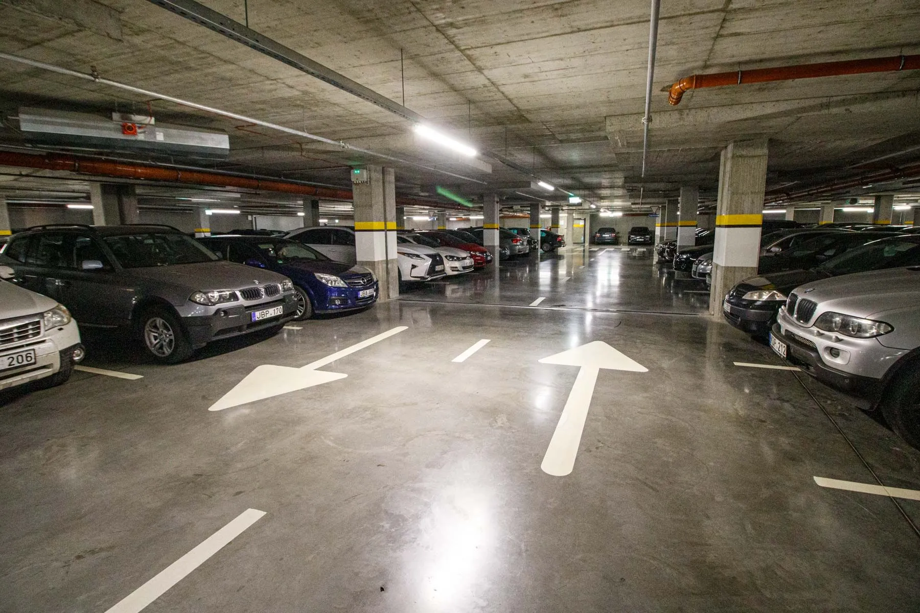 Automobilių stovėjimo aikštelė po Vienybės aikšte