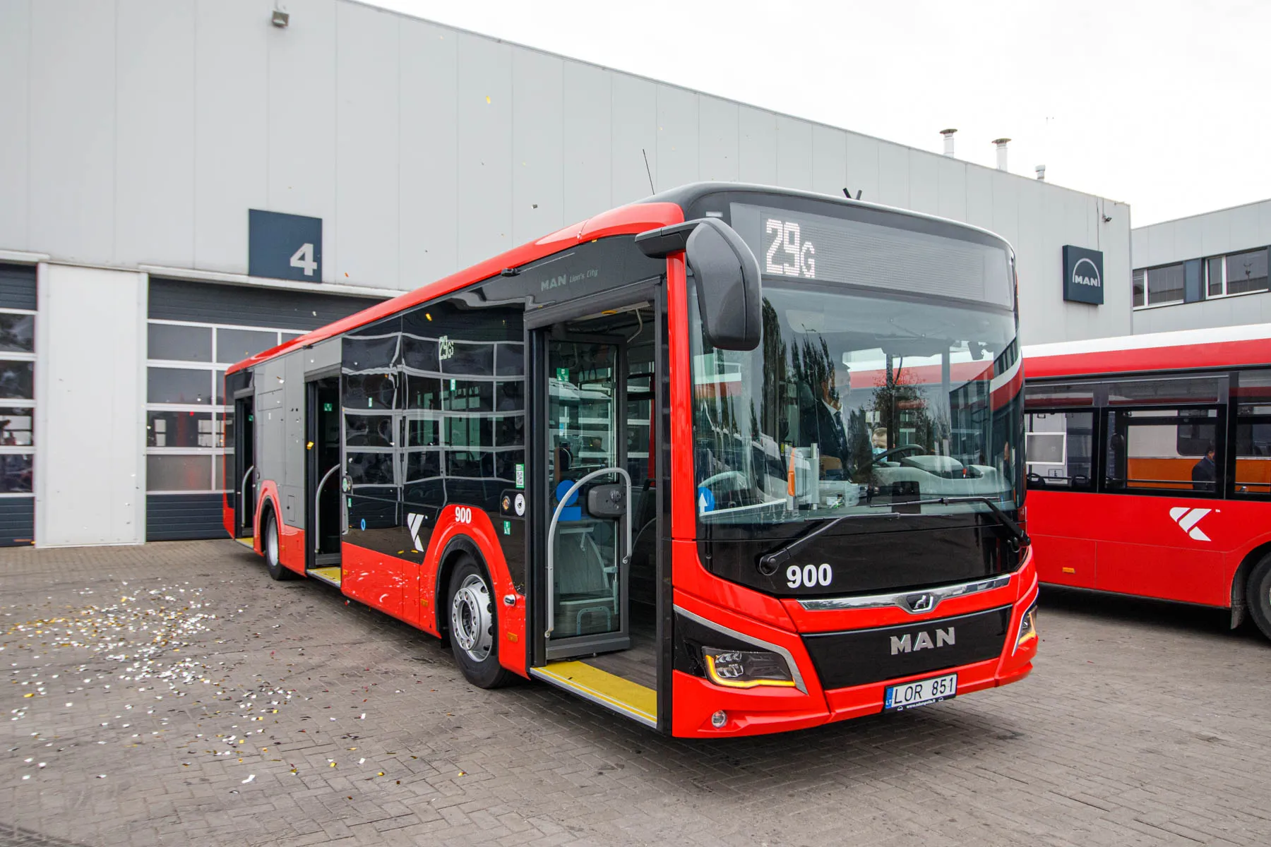 Naujas hibridinis „MAN Lion's City 12 Hybrid“ autobusas