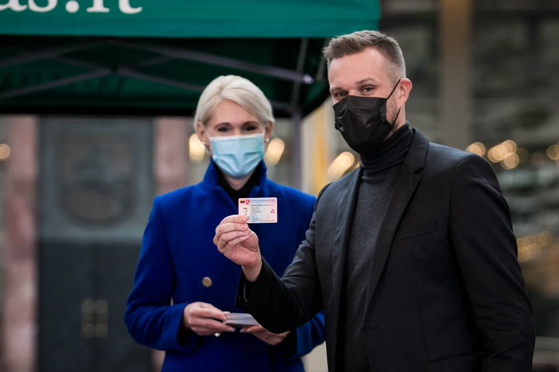 Naujos kadencijos Seimo nariams įteikti pažymėjimai