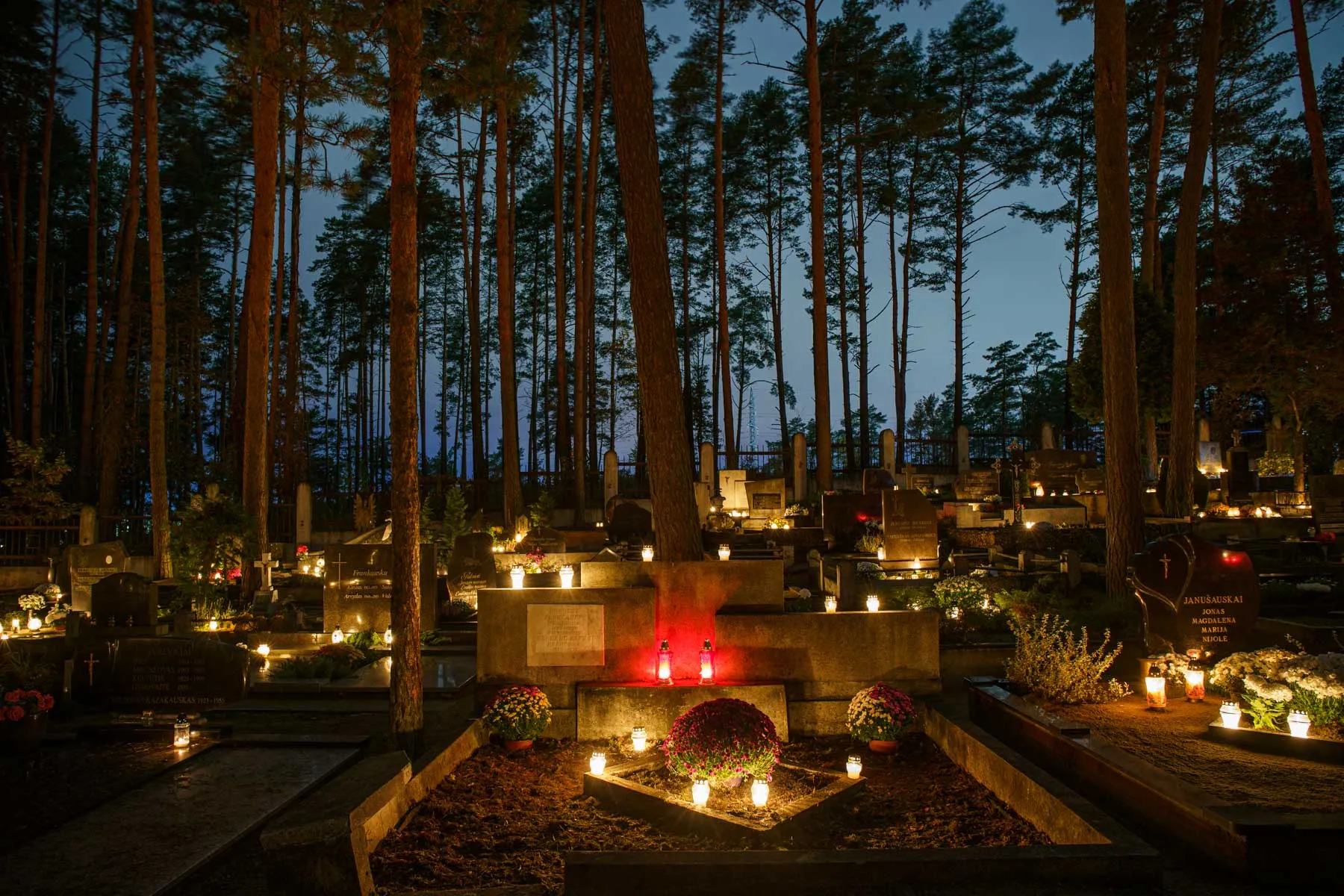 Kauno kapinės lapkričio 1-ąja