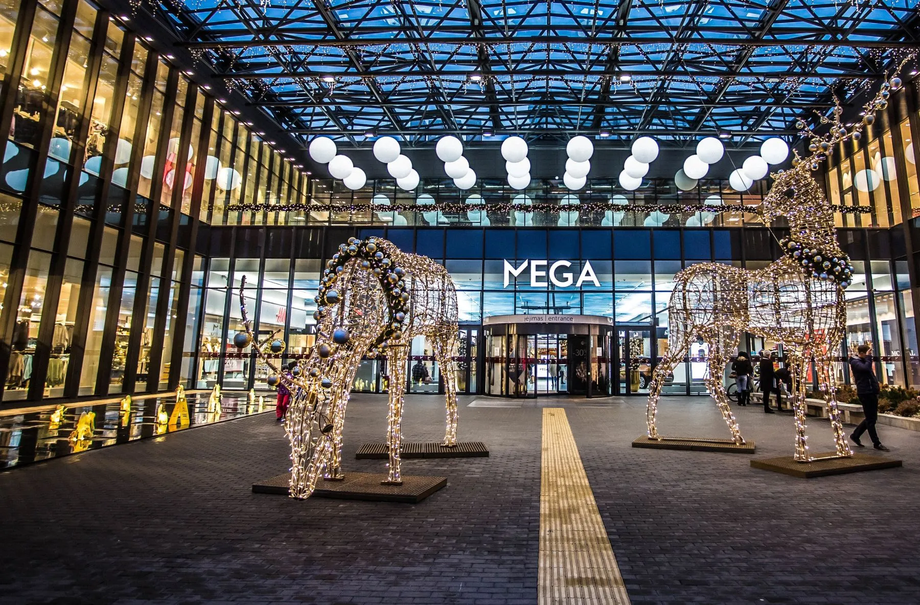 Prekybos ir laisvalaikio centras „Mega“