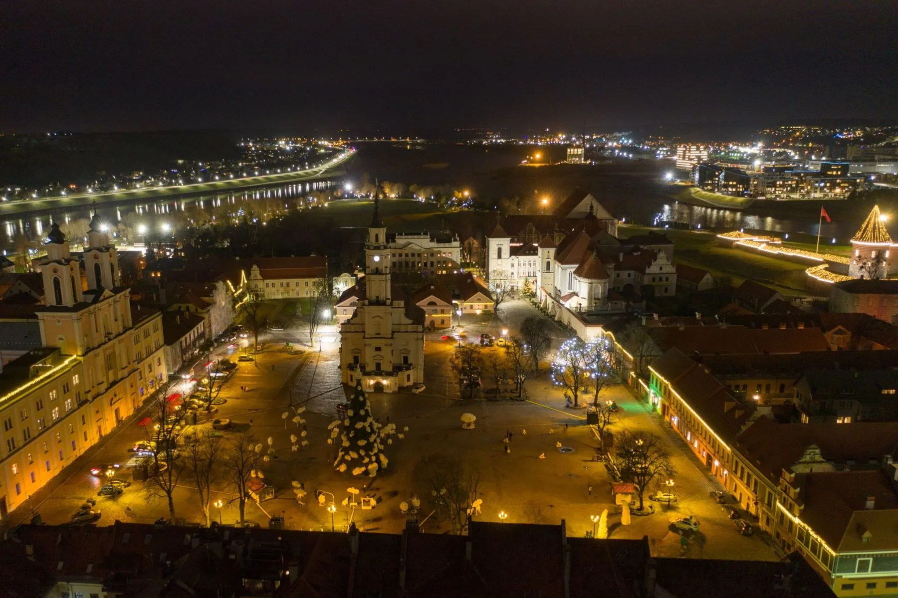 Užgesinta Kauno Kalėdų eglė
