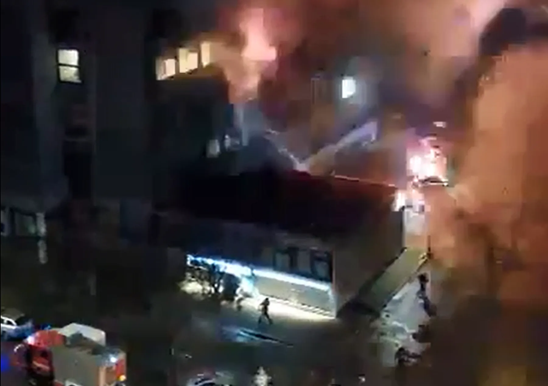 Gaisras Demokratų gatvėje