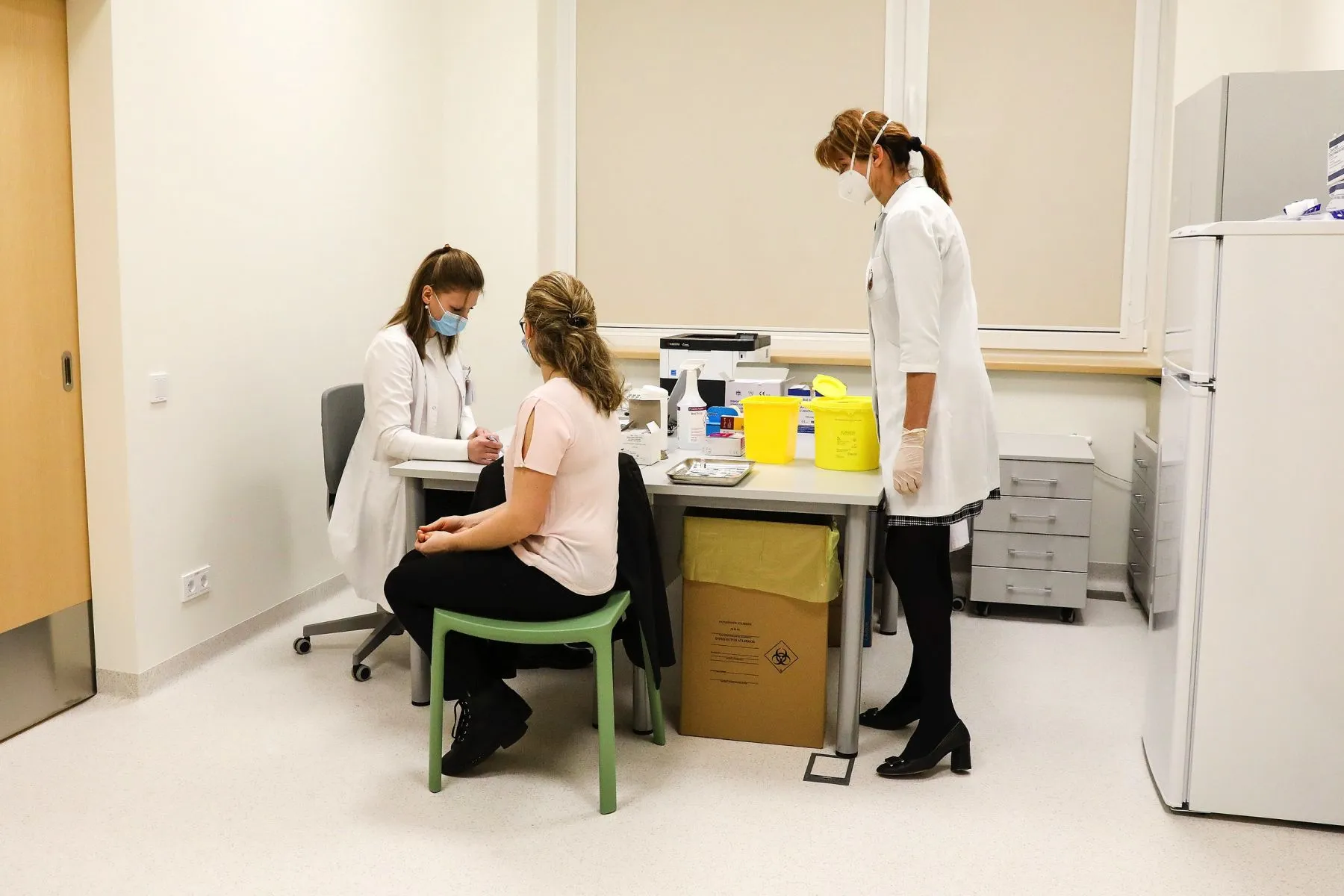 Pirma COVID-19 vakcina, skiepai