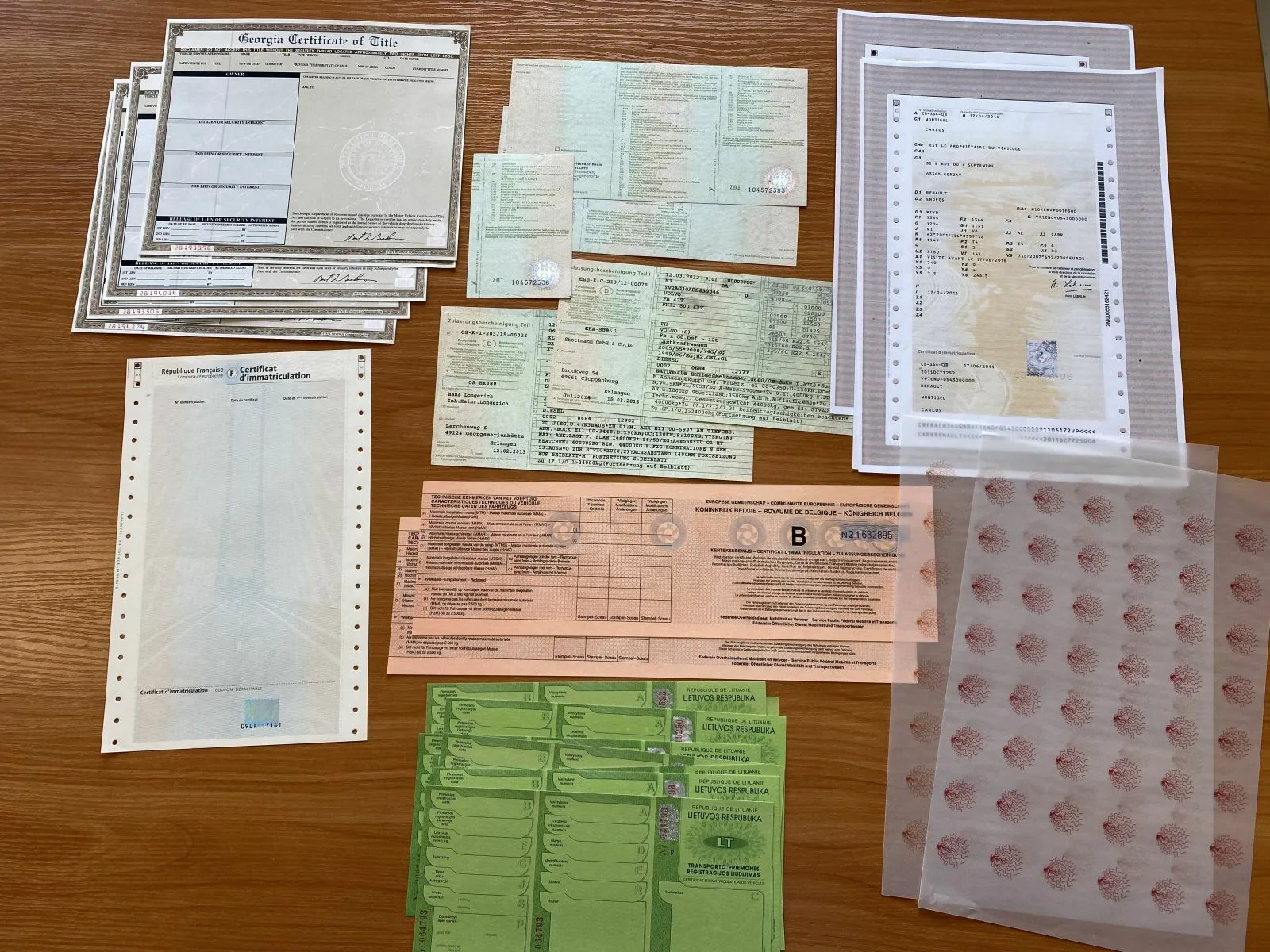 Kaune sustabdyta įvairių dokumentų klastojimo veikla / Kauno apskr. VPK nuotr.