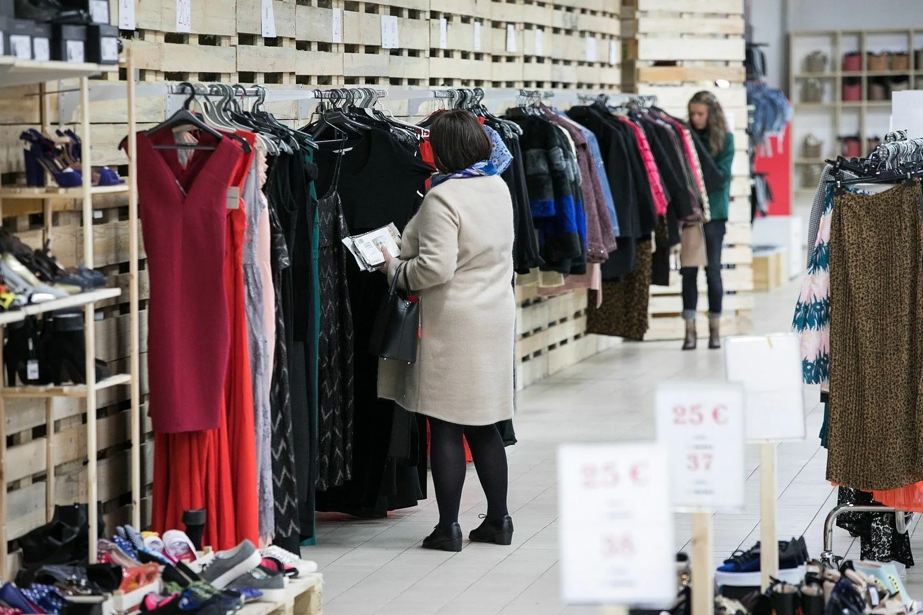Rūbai, parduotuvė