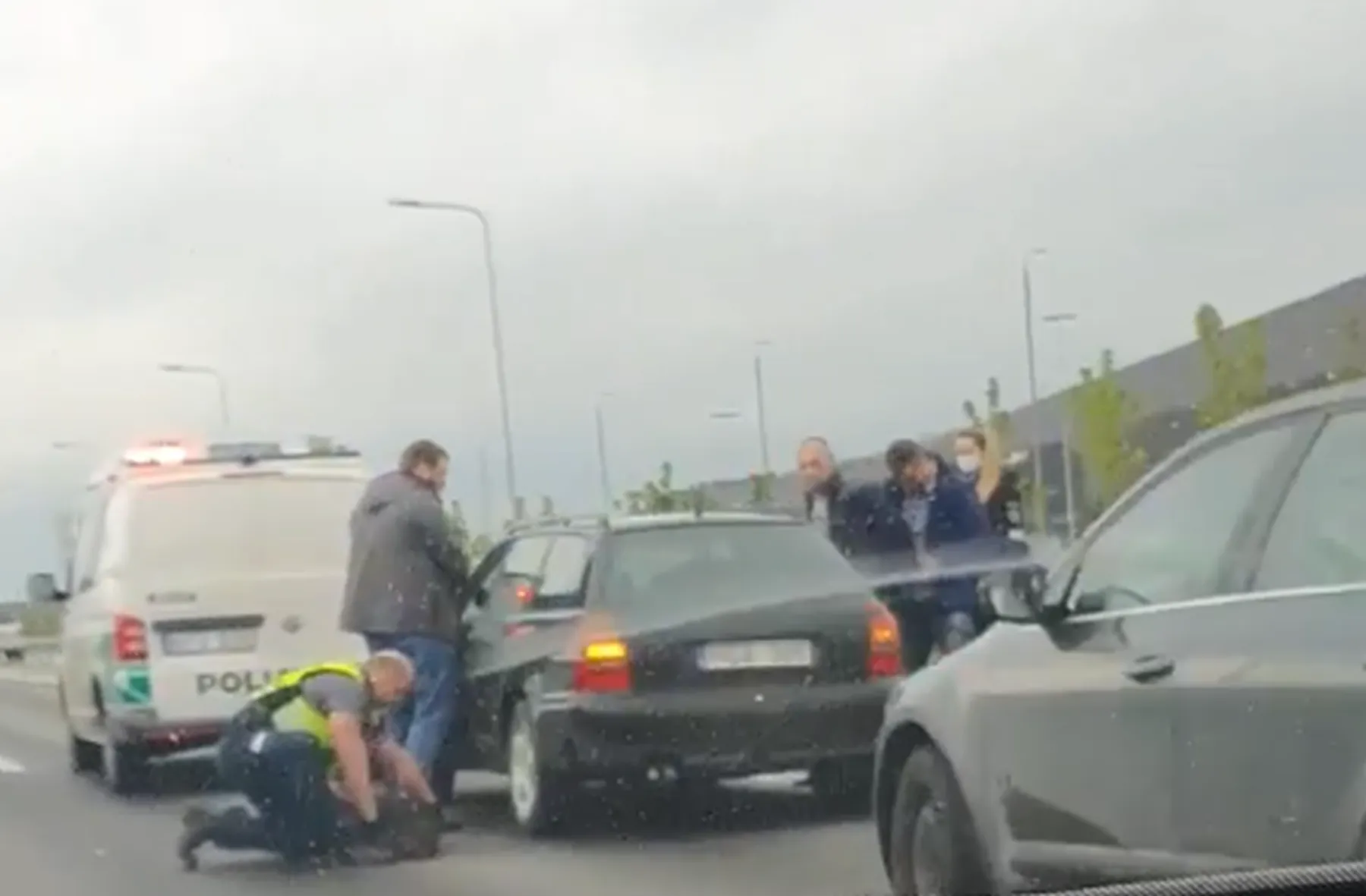 sulaikymas prie megos